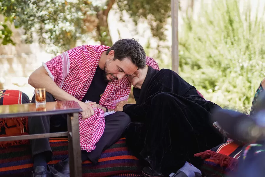 مدار الساعة,أخبار الأردن,اخبار الاردن,ولي العهد,الحسين بن عبدالله الثاني,#زيارة_سمو_الأمير_للحاجة_ترفة #ترحيب_بسمو_الأمير_في_حرثا #هدية_الحاجة_ترفة_لسمو_الأمير