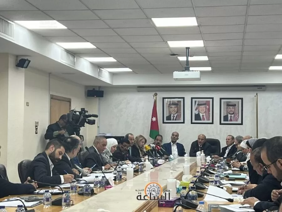 مدار الساعة,أخبار الأردن,اخبار الاردن,وزير الاتصال الحكومي,وزيرة الدولة للشؤون القانونية,نانسي نمروقة,هيئة تنظيم قطاع الاتصالات,وزارة العدل,مواقع التواصل الاجتماعي,1. #الأمن_السيبراني,2. #الجرائم_الإلكترونية,3. #التهديدات_الإلكترونية