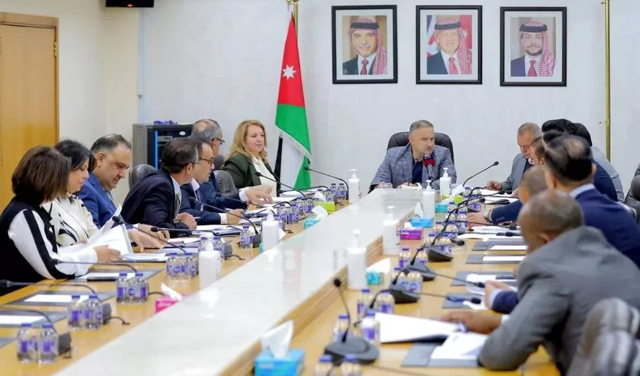 مدار الساعة,أخبار مجلس النواب الأردني,وزيرة الدولة للشؤون القانونية,نانسي نمروقة,يزن الشديفات,#قانون_مشروعات_الشراكات,#الاقتصاد_والاستثمار,#البنى_التحتية_والمرافق_العامة