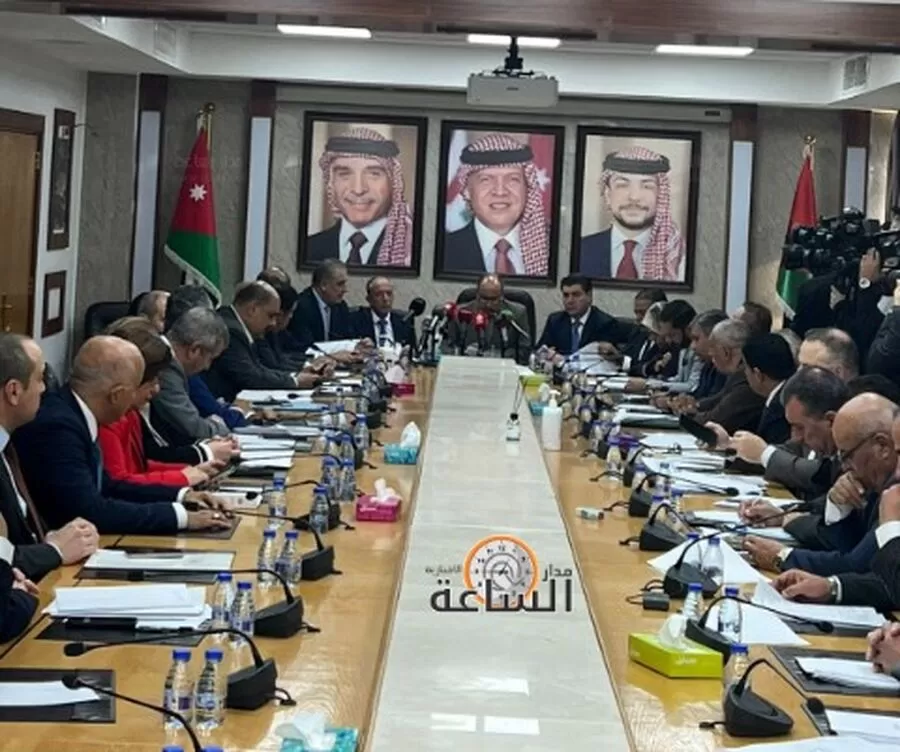 مدار الساعة,أخبار مجلس النواب الأردني,نائب رئيس الوزراء,وزير الدولة لشؤون رئاسة الوزراء,وزير الشؤون السياسية والبرلمانية,وزيرة الاستثمار,زينة طوقان,خير أبو صعيليك,رئيس الوزراء,الدكتور صالح الخرابشة,الملك عبد الله الثاني,رئاسة الوزراء,وزارة الاستثمار,وزارة الشؤون السياسية والبرلمانية,البنك المركزي