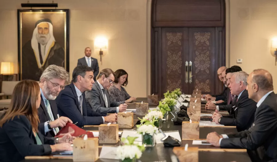 مدار الساعة,أخبار الأردن,اخبار الاردن,نائب رئيس الوزراء,وزير الخارجية وشؤون المغتربين,الدكتور جعفر حسان,الملك عبدالله الثاني,رئيس الوزراء,الحسين بن عبدالله الثاني,ولي العهد,الإنزالات الجوية,أيمن الصفدي,الأمم المتحدة,أونروا,قصر الحسينية