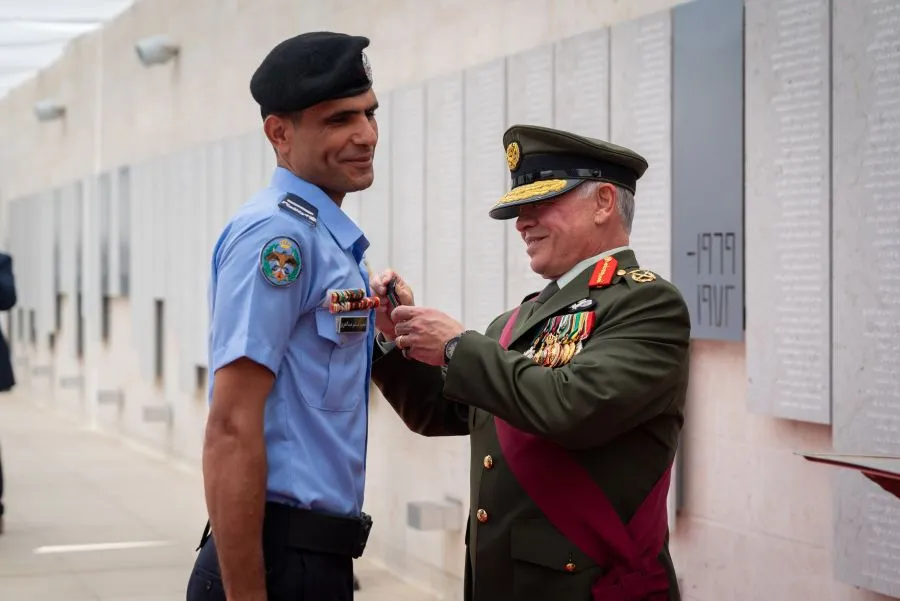 مدار الساعة,أخبار الأردن,اخبار الاردن,الملك عبدالله الثاني,الحسين بن عبدالله الثاني,ولي العهد,هيئة الأركان المشتركة,الأمير فيصل بن الحسين,رئيس الوزراء,القوات المسلحة الأردنية,مديرية الأمن العام,دائرة المخابرات العامة,الأمن العام,اليوبيل الفضي,الثورة العربية الكبرى,يوم الجيش,القوات المسلحة,الجيش العربي,القيادة العامة للقوات المسلحة