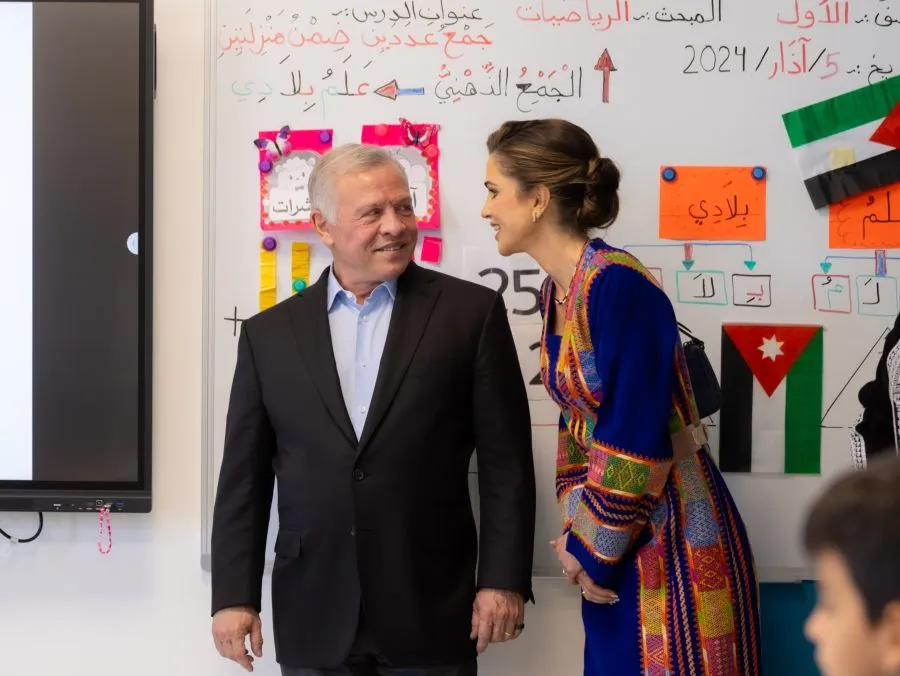 مدار الساعة,أخبار الأردن,اخبار الاردن,الملكة رانيا العبدالله,الملك عبدالله الثاني,الملكة رانيا,اليوبيل الفضي,الضفة الغربية,قطاع غزة,جلالتا الملك عبدالله الثاني والملكة رانيا خلال احتفال عيد الاستقلال الثامن والسبعين للأردن,الملكة رانيا خلال مقابلة مع كريستيان أمانبور على شبكة سي إن إنحول الحرب الإسرائيلية على غزة,الملكة رانيا خلال زيارة إلى مركز الحسين للسرطان لزيارة أطفال من غزة مصابين بالسرطان,الملكة رانيا والأميرة غيداء طلال في مركز الحسين للسرطان خلال زيارة لأطفال من غزة مصابين بالسرطان,الملكة رانيا مع مجموعة من شباب صندوق الأمان لمستقبل الأيتام,الملكة رانيا خلال مشاركتها في المؤتمر العالمي لمعهد ميلكن في جلسة أدارها علي فيلشي من إم إس إن بي سيلوس أنجلوس، الولايات المتحدة الأمريكية / 6 أيار 2024,الملكة رانيا خلال لقاء مع فريق عمل شركة بِث وشباب رياديين في بلدر سبيسعمان، الأردن / 7 آب 2024,الملكة رانيا تتابع مباراة المنتخب الأردني لكرة القدم ونظيره القطري، ضمن نهائي كأس آسيا 2023الدوحة، قطر / 11 شباط 2024,جلالة الملك عبدالله الثاني وجلالة الملكة رانيا خلال زيارة إلى محافظة اربد ضمن احتفالات المملكة باليوبيل الفضي لتسلم جلالة الملك سلطاته الدستورية وجلوسه على العرش ‎إربد، الأردن / 5 آذار 2024,جلالتا الملك عبدالله الثاني والملكة رانيا وسمو الأمير الحسين ولي العهد، وسمو الأميرة رجوة الحسين وسمو الأميرة منى الحسين خلال الفعالية الوطنية بمناسبة اليوبيل الفضي لتولي جلالة الملك عبدالله الثاني سلطاته الدستورية‎ عمان، الأردن / 9 حزيران 2024,جلالتا الملك عبدالله الثاني والملكة رانيا خلال زيارة إلى مادباضمن احتفالات المملكة باليوبيل الفضي لتسلم جلالة الملك سلطاته الدستورية وجلوسه على العرش مادبا، الأردن / 22 نيسان 2024,الملكة رانيا خلال لقاء مع عدد من سيدات عيرا ويرقا البلقاء، الأردن / 22 أيار 2024,الملكة رانيا خلال مشاركتها في قمة الويب قطر الدوحة، قطر/ 27 شباط 2024,الملكة رانيا خلال زيارة إلى وادي موسى معان، الأردن / 9 كانون الثاني 2024,الملكة رانيا خلال اجتماع مع المفوض السامي للأمم المتحدة لشؤون اللاجئين فيليبو غراندي نيويورك، الولايات المتحدة الأمريكية / 18 أيلول 2023,الملكة رانيا خلال مشاركتها في قمة "عالم شاب واحد" لعام 2023 بلفاست، إيرلندا الشمالية / 2 تشرين الأول 2023