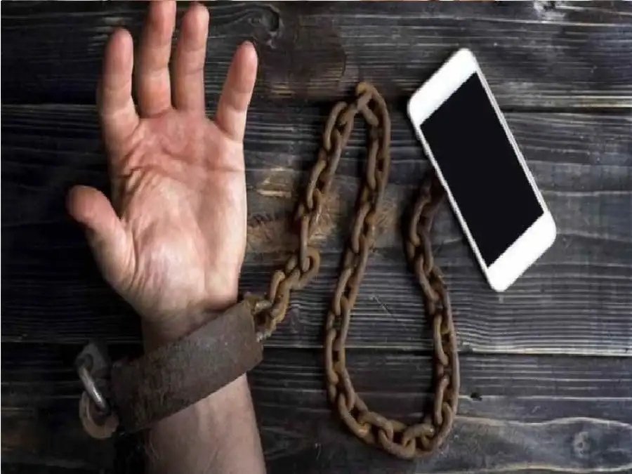 مدار الساعة,أخبار الأسرة,وسائل التواصل الاجتماعي