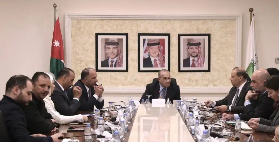 مدار الساعة,أخبار الأردن,اخبار الاردن,وزير الأشغال العامة والإسكان,ماهر أبو السمن,وزارة الأشغال,هيئة تنظيم قطاع الطاقة والمعادن,شركة الكهرباء الوطنية,شركة توزيع الكهرباء,التنمية المستدامة,البحر الميت