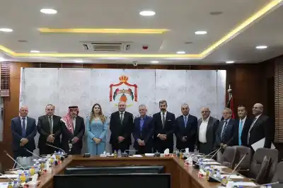 نافع يكتب: إضاءات على اجتماع وزارة