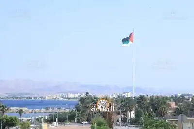 باخرة تركية ذات تصميم خاص ترسو