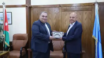 جامعة الزرقاء تستقبل وفدا من المؤسسة
