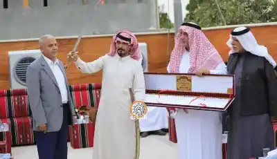 وجهاء وأعيان ومشايخ اجتمعوا في دارة