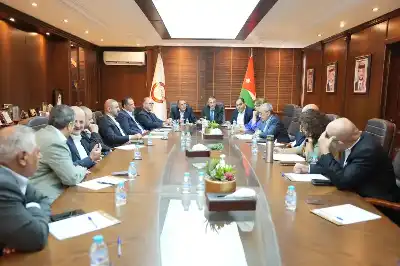 صناعة عمان تعقد جلسة حول التحكيم