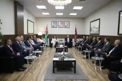 رئيس جامعة البترا يقدم رؤية لتطوير