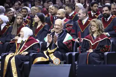 جامعة الشرق الأوسط تحتفل بتخريج فوجها