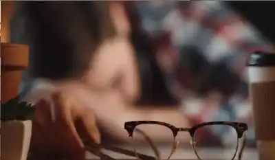 ما سبب ضبابية الرؤية في الصباح؟