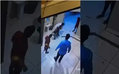 شاب سعودي ينقذ طفلا من الموت