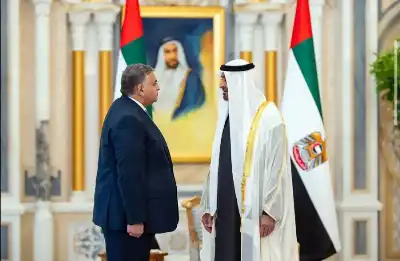 السفير القطارنة يقدم أوراق اعتماده لرئيس