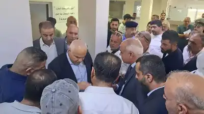 البكار يتفقد مديريات عمل ويحث موظفيها
