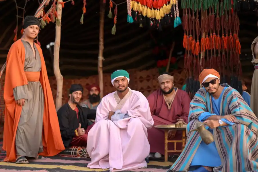 مدار الساعة,أخبار خفيفة ومنوعة