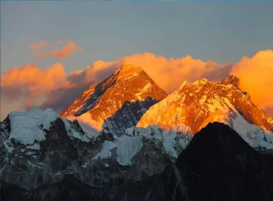 مدار الساعة,أخبار خفيفة ومنوعة