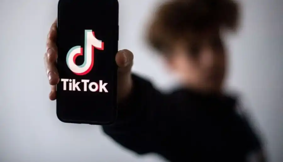 مدار الساعة,أخبار خفيفة ومنوعة,وسائل التواصل الاجتماعي