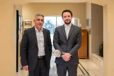 ولي العهد الأمير الحسين يلتقي الشيخ