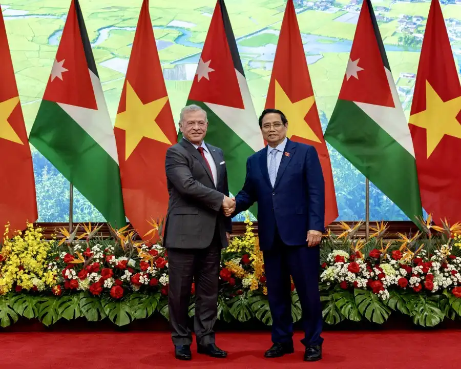 مدار الساعة,أخبار الأردن,اخبار الاردن,نائب رئيس الوزراء,وزير الخارجية وشؤون المغتربين,وزير الصناعة والتجارة والتموين,رئيس الوزراء,أيمن الصفدي,يعرب القضاة