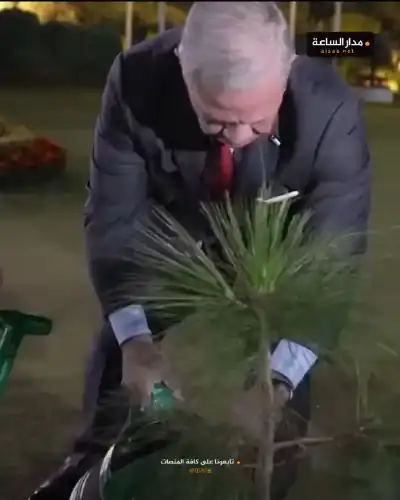 لماذا زرع الملك شجرة في باكستان؟