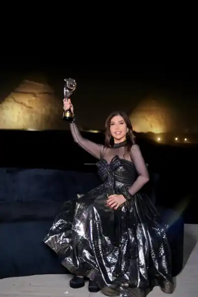 أمل ملحم تتلقى تكريما في مهرجان