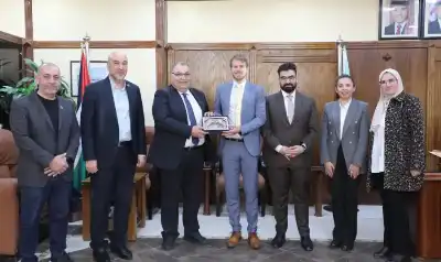 جامعة الزرقاء توقّع اتفاقية تعاون مع