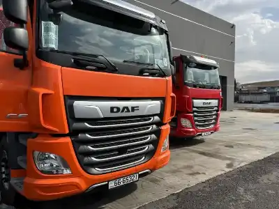 المناصير لتجارة الآليات تسلم شاحنات DAF