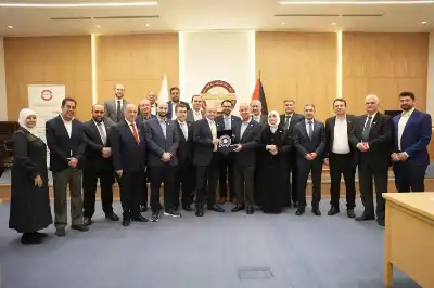 توقيع اتفاقية توأمة بين صناعة عمان