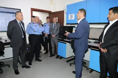 وزير الداخلية ومدير الأمن العام يزوران