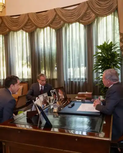 صورة.. من اجتماع للملك برئيس الوزراء