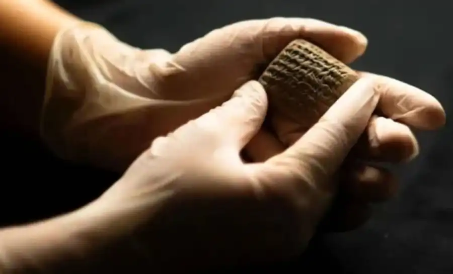 مدار الساعة,أخبار خفيفة ومنوعة,وزير الثقافة