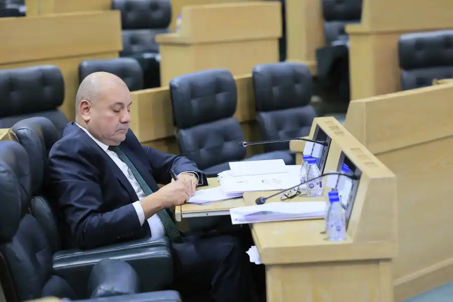 مدار الساعة,أخبار مجلس النواب الأردني,عبد المنعم العودات,رئيس الوزراء,وزارة الشؤون السياسية والبرلمانية