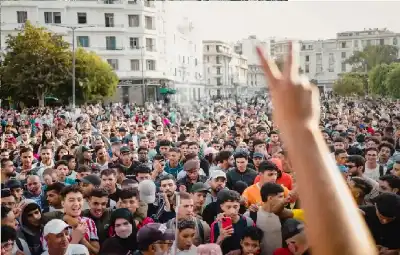 دراسة تكشف: جيل زد يرى العالم