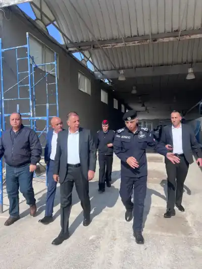 مازن الفراية يتفقد الأعمال الإنشائية في