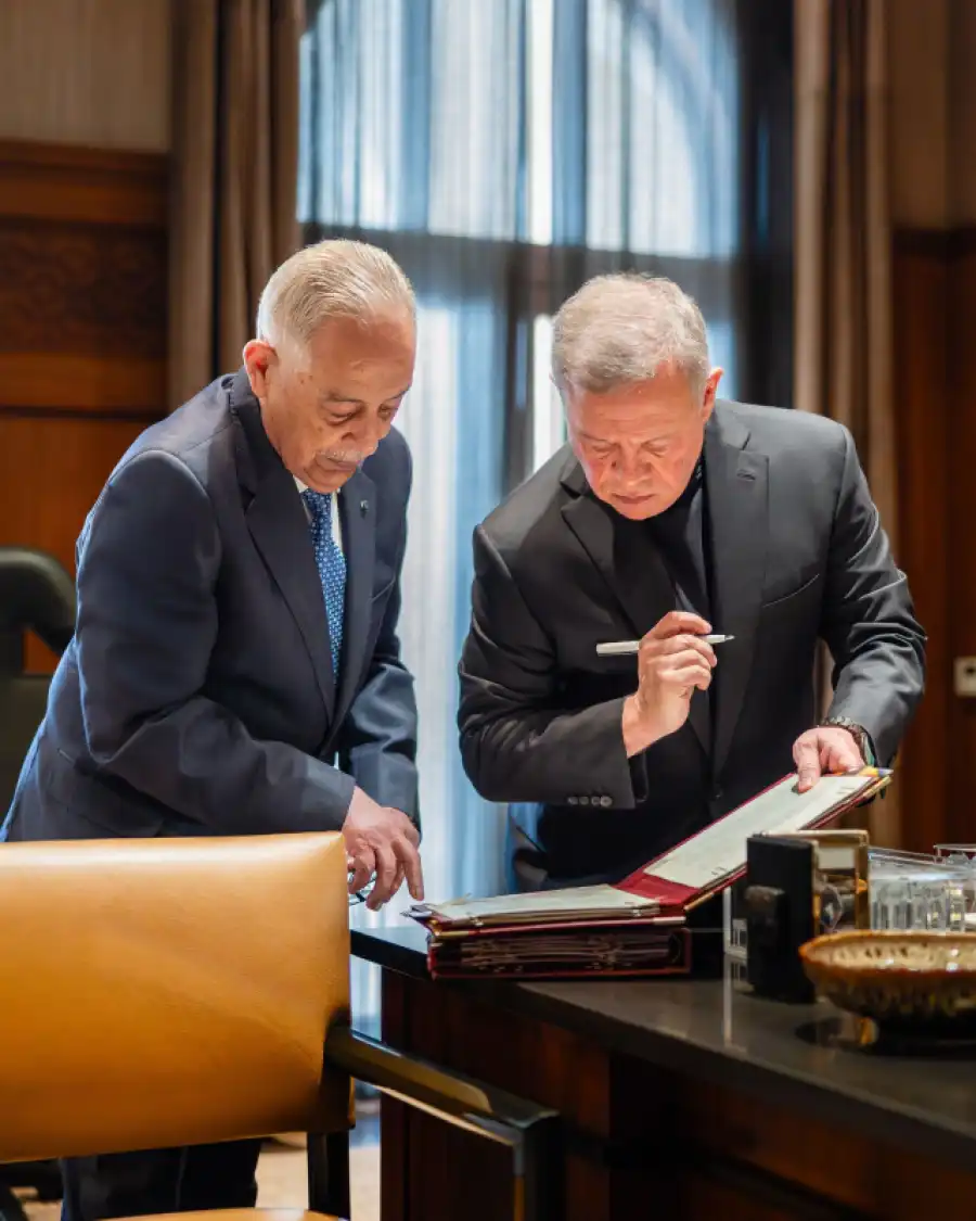 بدير يكتب عن صورة الملك والعيسوي: