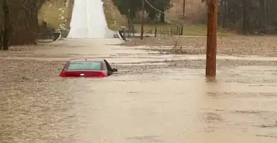 اميركا: أمطار غزيرة وفيضانات في كاليفورنيا