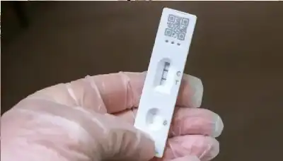 بينما تأكل.. كيف تكتشف إصابتك بكوفيد-19