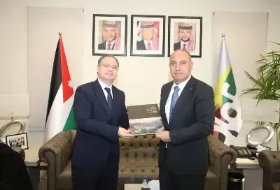 الشواربة يلتقي السفير القبرصي ويبحث معه