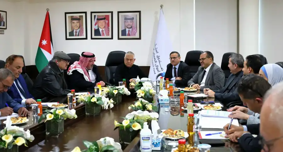 نافع يكتب: إضاءات على زيارة صندوق