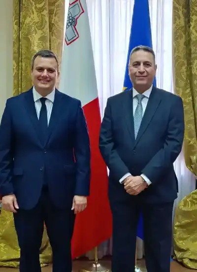 وزير الداخلية والدفاع والعمل المالطي يستقبل