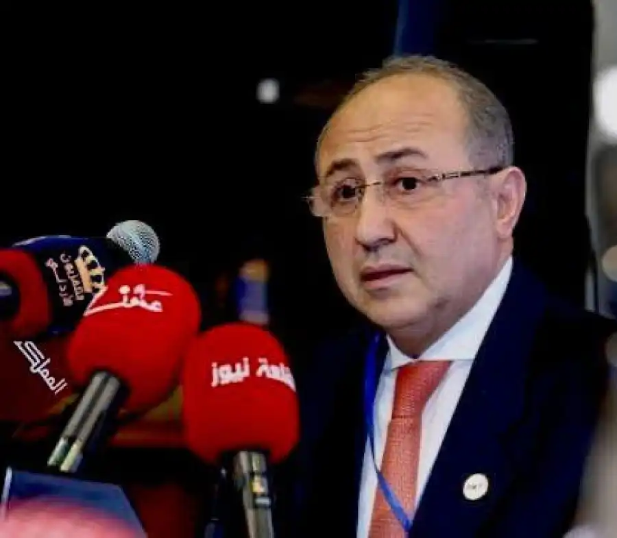 السفير… حين يطول الحديث ويقصر المعنى..