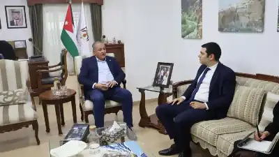البيئة تبحث واورنج الاردن دعم حملات