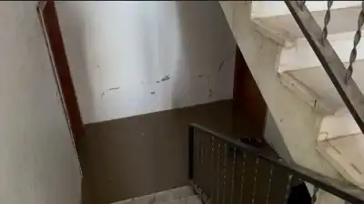 مياه الصرف الصحي تداهم منازل في