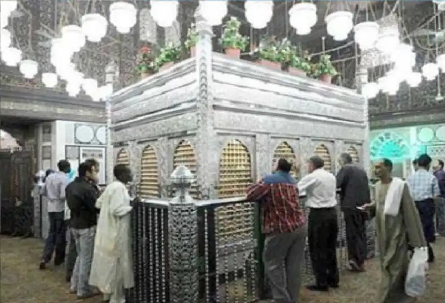 مدار الساعة,شؤون دينية