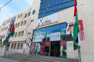 إدخال أول دفعة شاحنات أردنية إلى