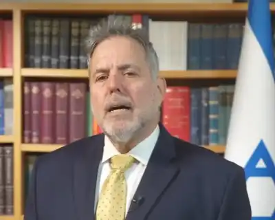 السفير الإسرائيلي روغيل رحمان لا يمارس