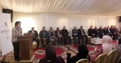 الأميرة بسمة بنت طلال تسلم مساعدات