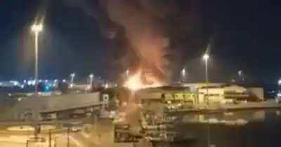 الإمارات: تصاعد أعمدة كثيفة من الدخان